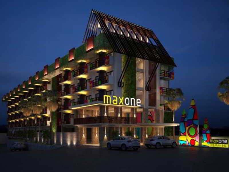 Maxonehotels At Bukit Jimbaran Exterior foto